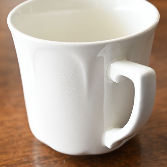 1970s J & G Meakin Heirloom White Ironstone Flat Tea Cups, Replacement | England - Picture 9 of 10